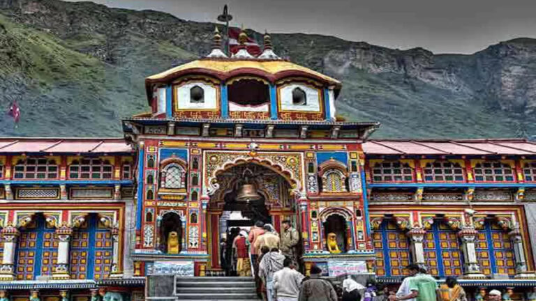 25_04_2024-badrinath-temple