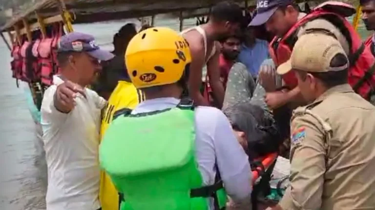 29_04_2024-noida_tourists_drown_23707078