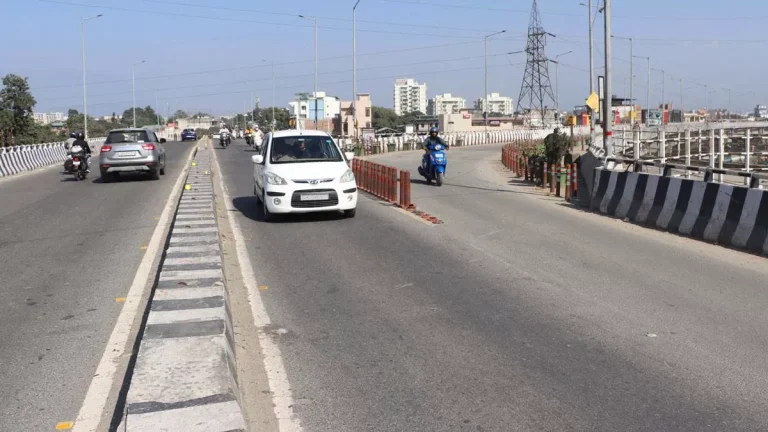 30_11_2024-dehradun_road_news_23839566