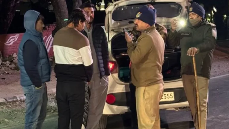 23_12_2024-doon_plice_checking_23853934