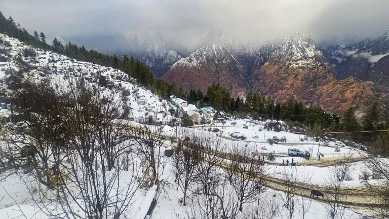 01_01_2025-uttarakhand_snowfall_1_23859183