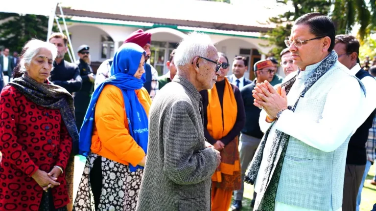 25_02_2025-dhami_with_family_23890392