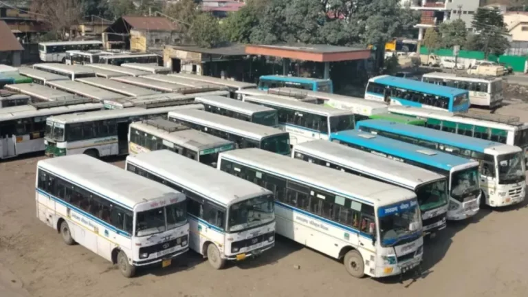 11_03_2025-uk_bus_23898225